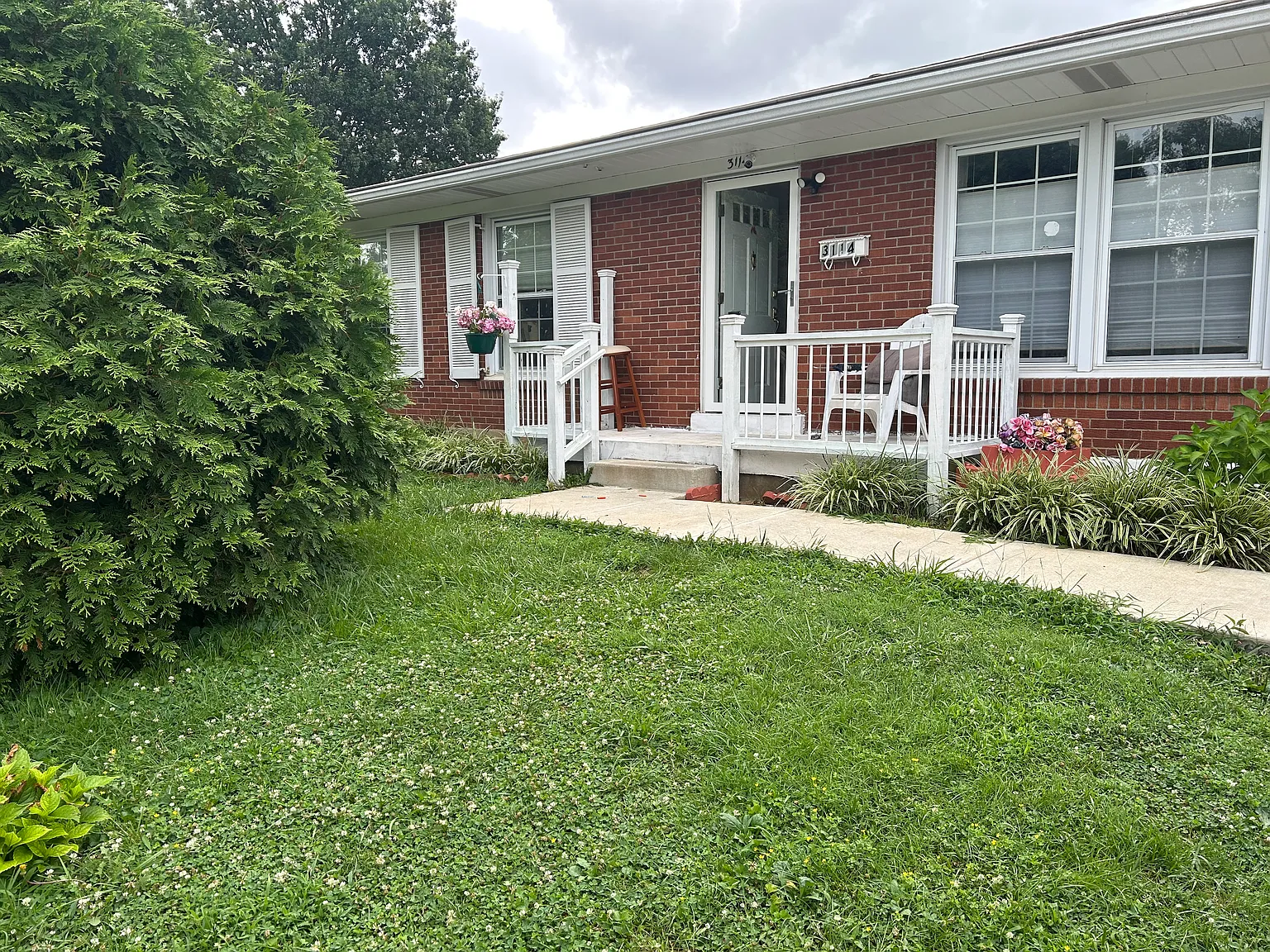 Vogue Ave, Louisville — Photo 2