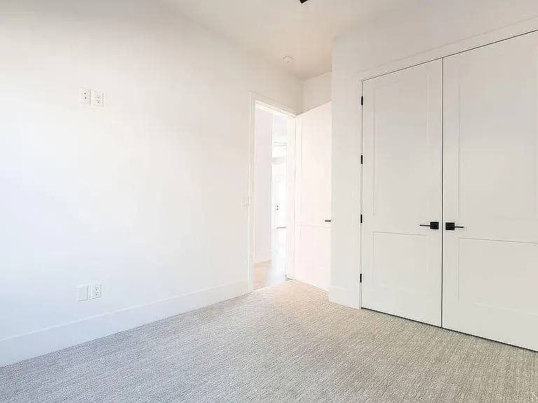 147 E Terrace Ln — Photo 30