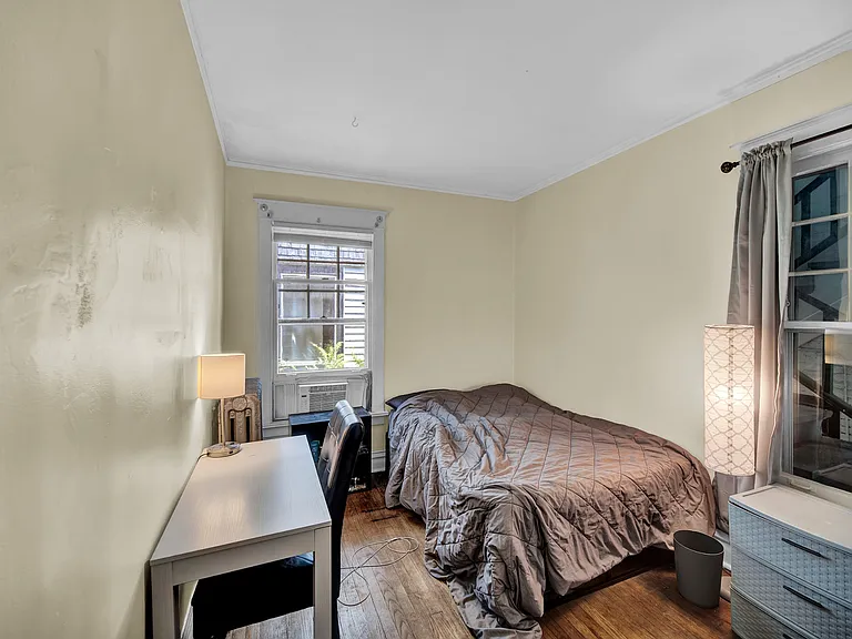 2303 Ridge Ave — Photo 9