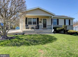 823 Stamford Dr, Chambersburg, PA 17202