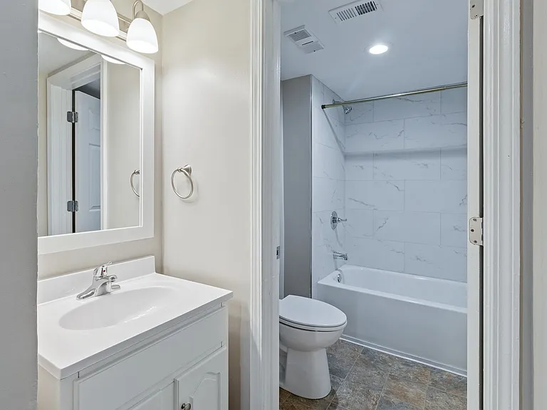 Station House Apartments — Photo 22