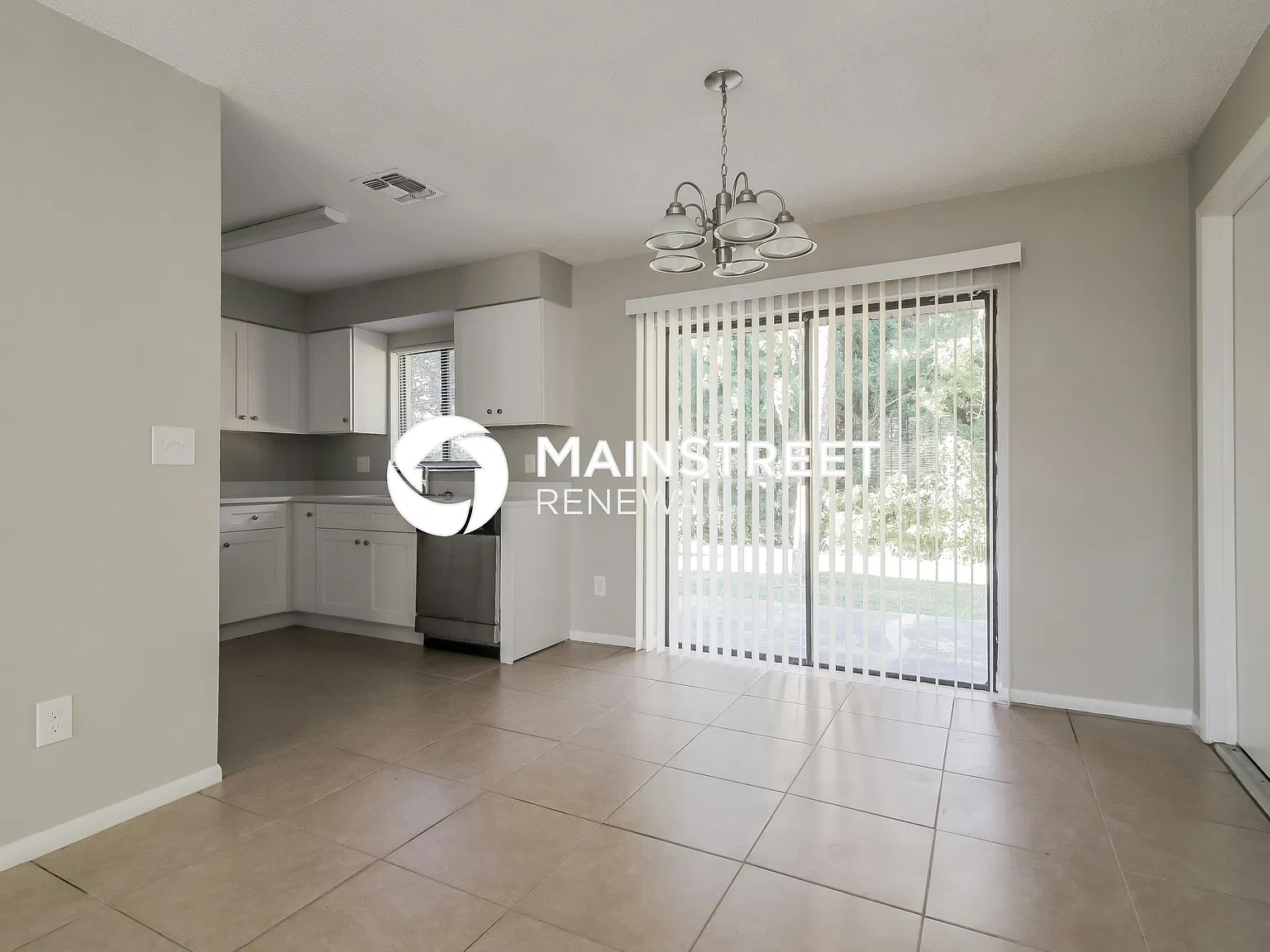 1875 Fairlane Dr — Photo 4