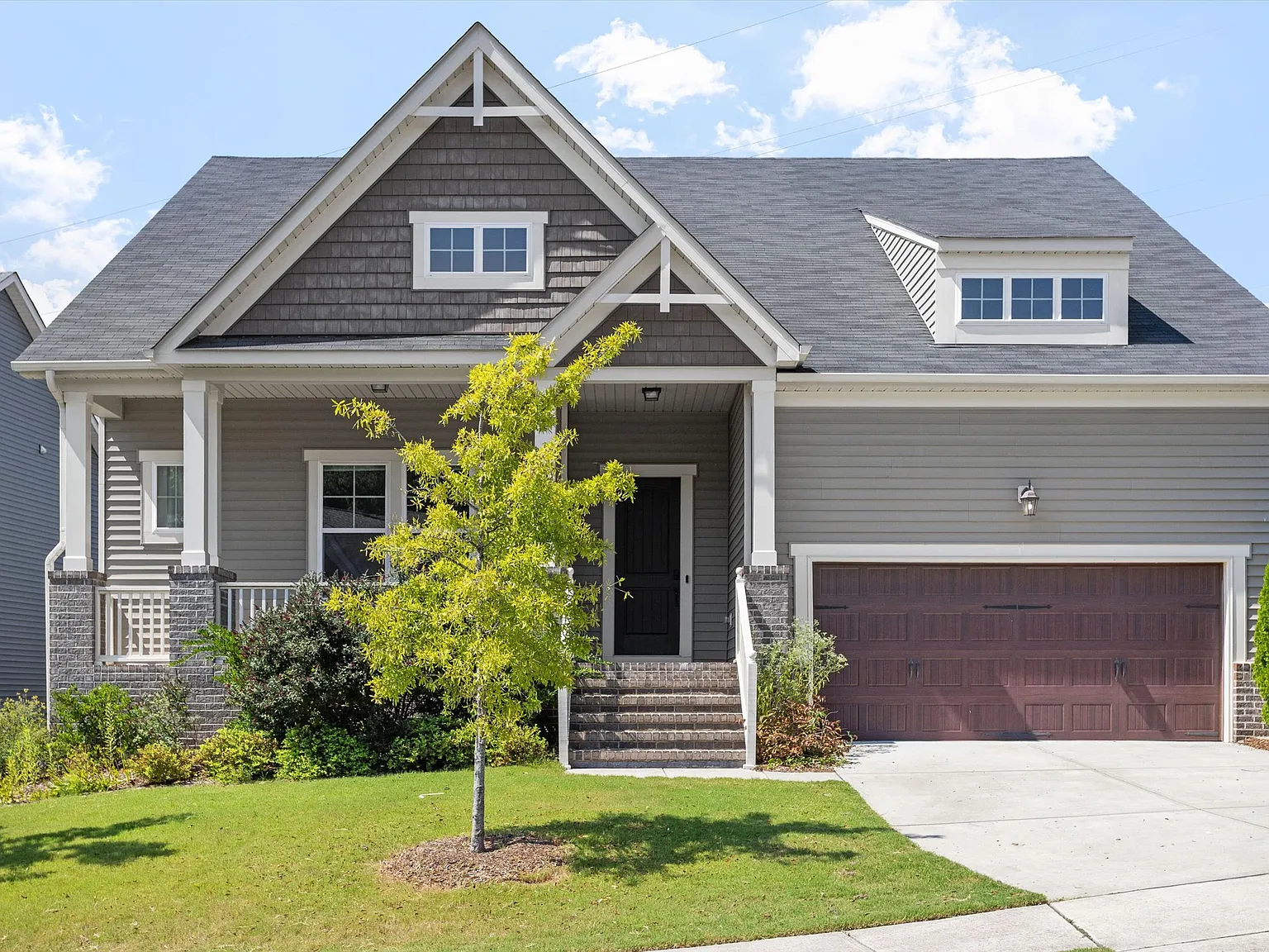3 bed, 2.5 bath, 2299 sqft, $2,575 — Photo 1