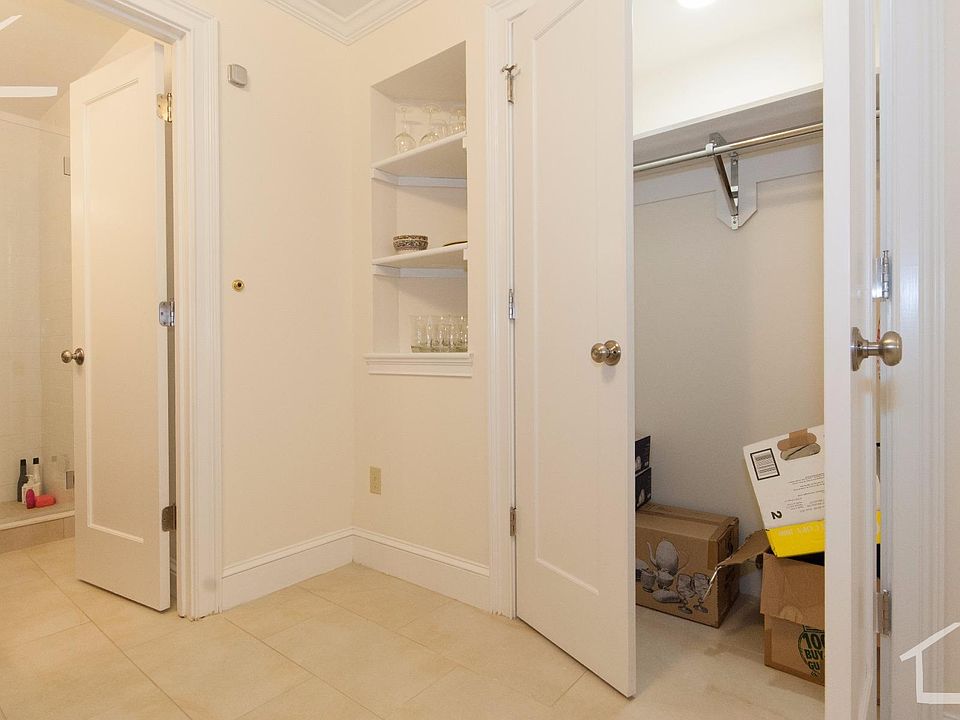 2nd image of 902 Beacon St #2B
