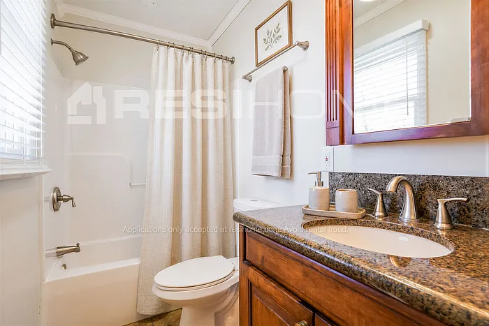 954 Carlin St — Photo 8