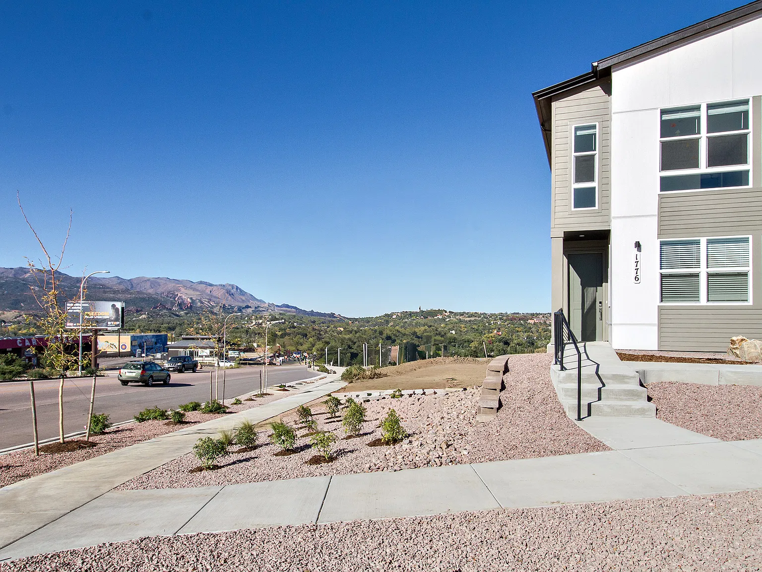 4 bed, 3.5 bath, 2188 sqft, $3,200 — Photo 2