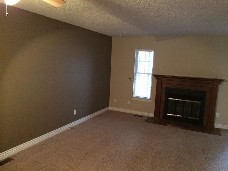 378 Pheasant Run — Photo 2
