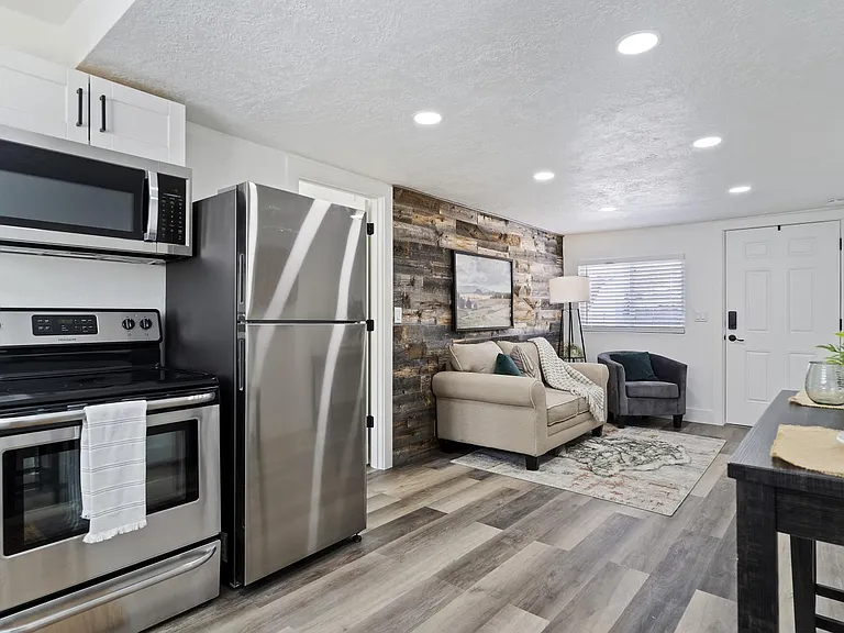 3456 Eccles Ave #2 — Photo 5