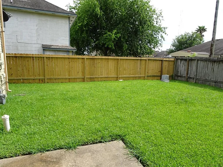 16350 San Mateo Dr — Photo 22