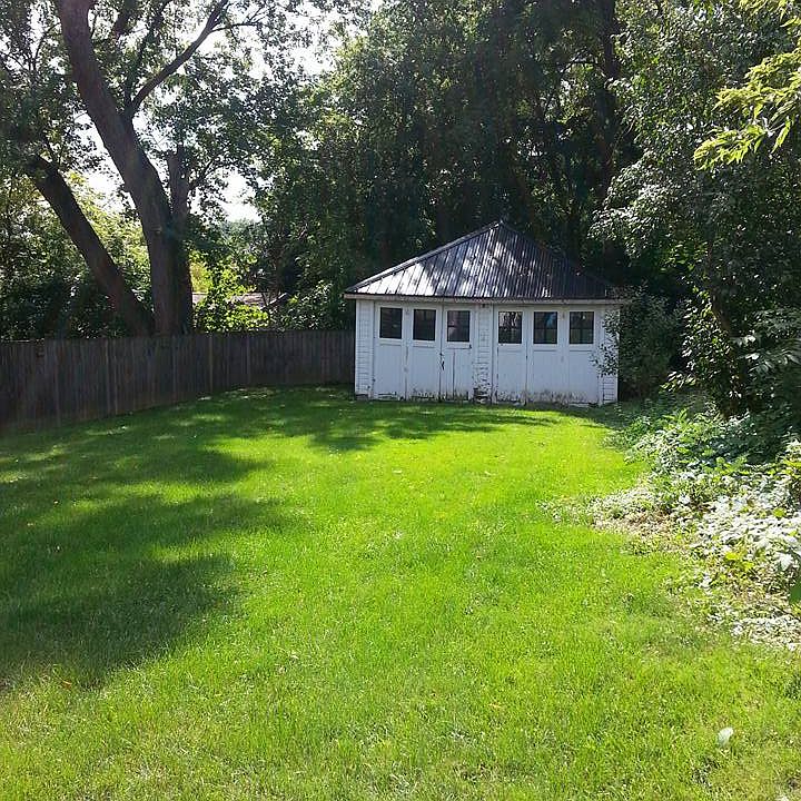 2nd image of 31 Lake St