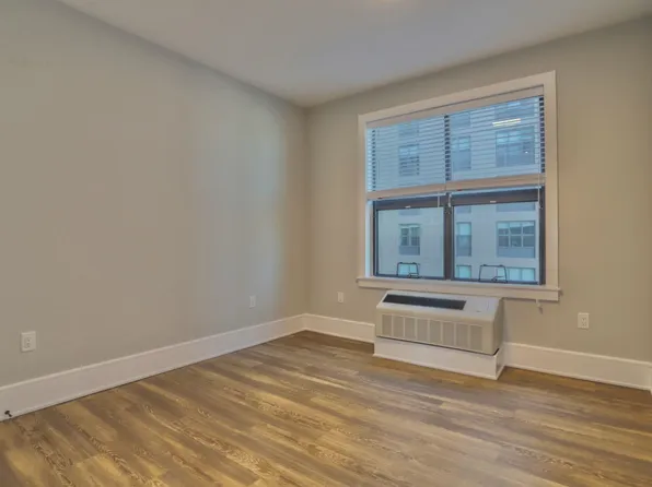 32 Oakland Avenue image 6 of 32