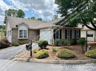 154 Laurel Ridge Pl, Hendersonville, NC 28739