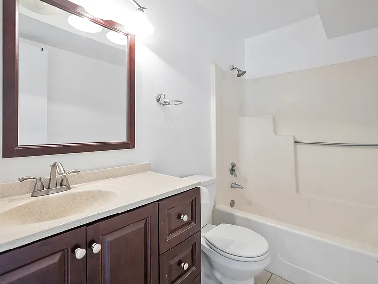 2104 E Cornell Dr — Photo 10