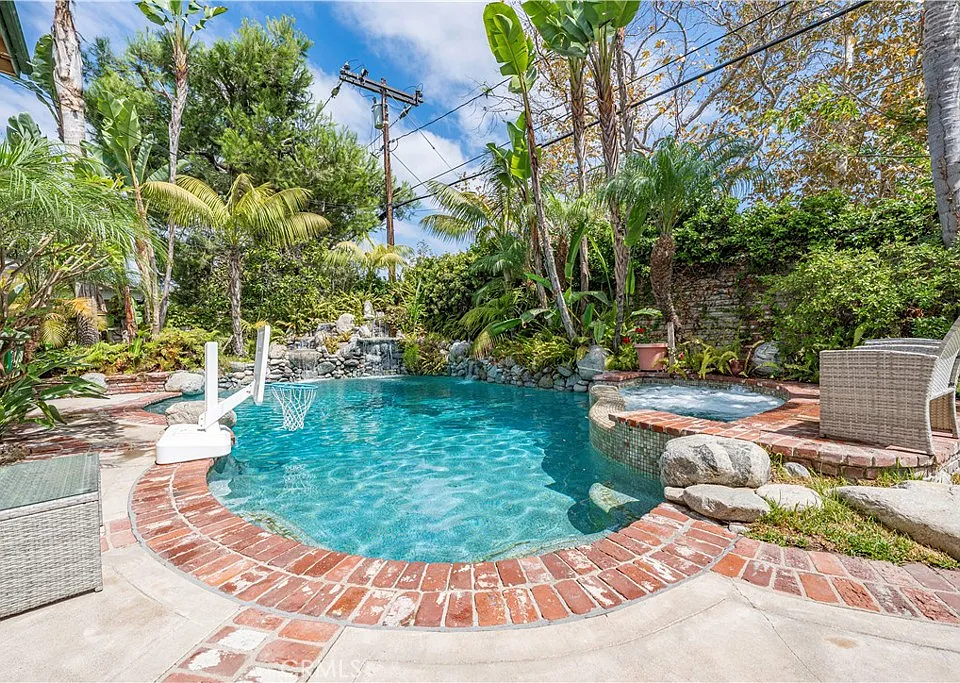 2802 Shantar Dr