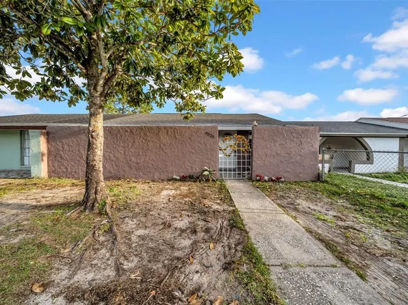 8325 Elkwood Ln, Tampa, FL 33615