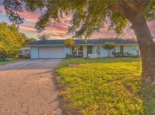 121 Dow Ln, North Fort Myers, FL 33917