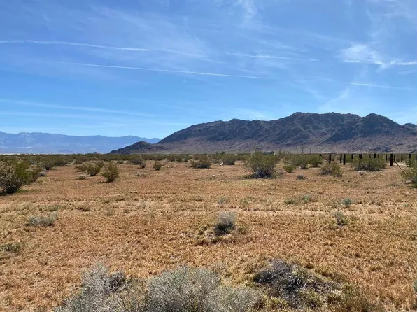17651 Cattleman Rd, Lucerne Valley, CA 92356