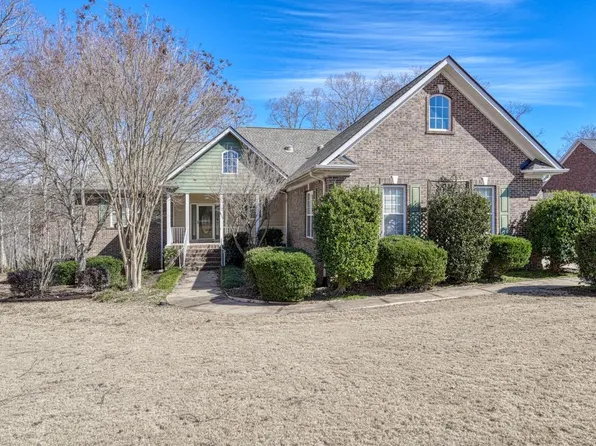 360 Island Green Ln, Inman, SC 29349