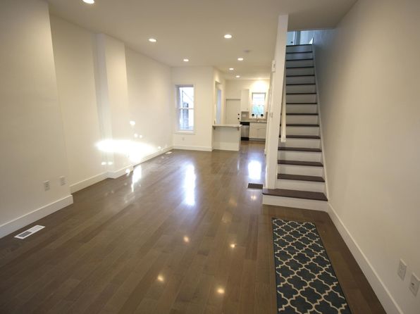 52 E Pleasant St