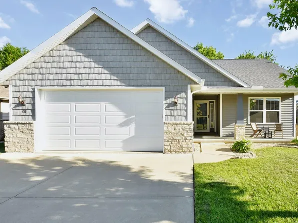 526 Cottonwood Cir, East Peoria, IL 61611
