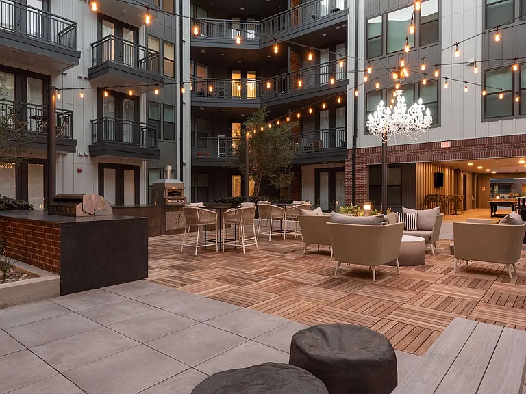 Troubadour Apartments — Photo 87