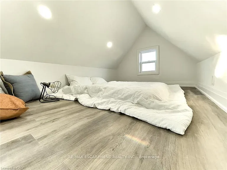 22 Keith St — Photo 12