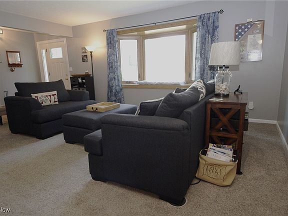 5th image of 28361 Gardenia Dr