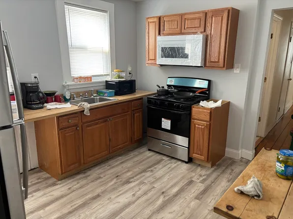 102-104 Robey St, Dorchester, MA 02125