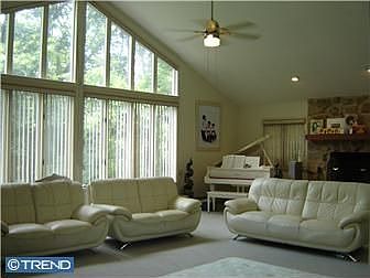2nd image of 676 Moredon Rd