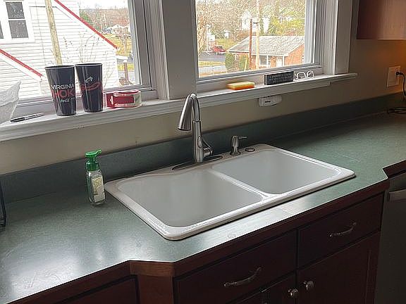 4th image of 755 N 8th St