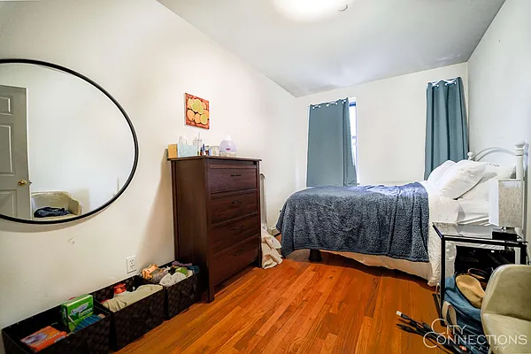 Rented by City Connections Realty | media 35