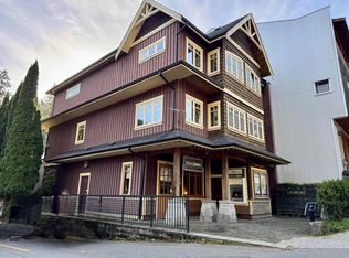 475 Bowen Island Trunk Rd, Bowen Island, BC V0N 1G2