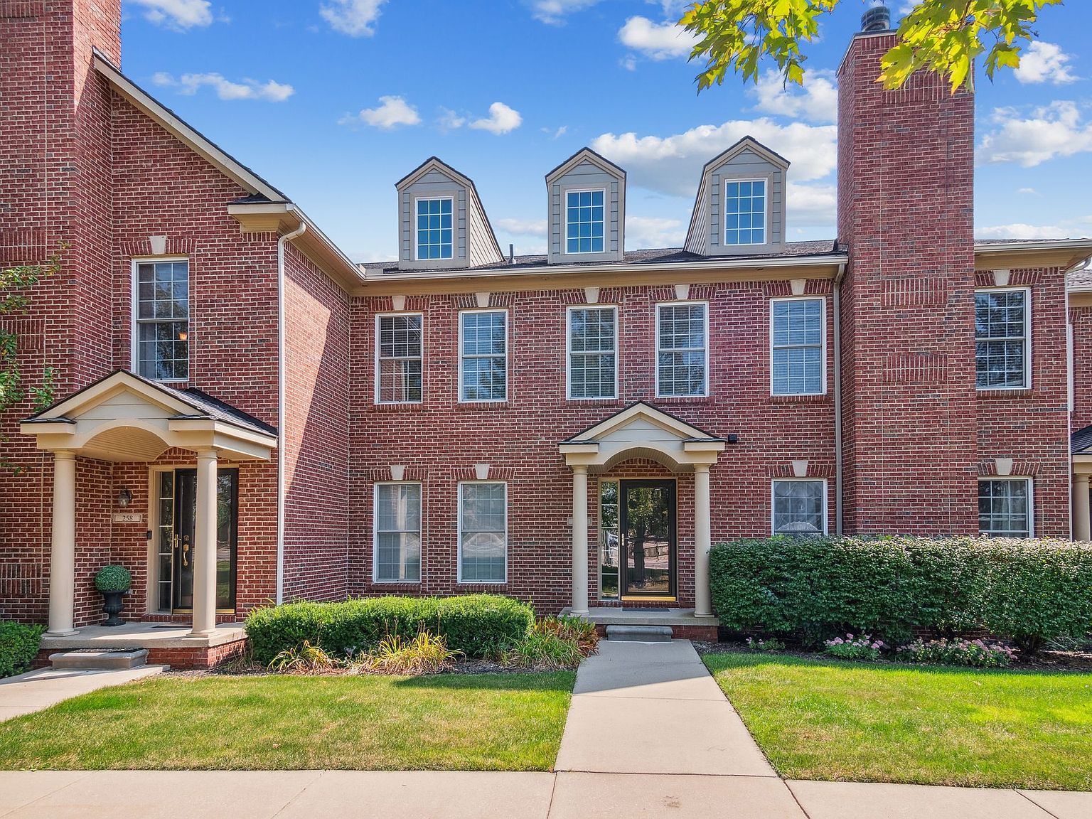 264 N Village Way #47, Canton, MI 48188 | Zillow