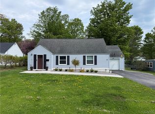 52 Beechwood Rd, New Hartford, NY 13413