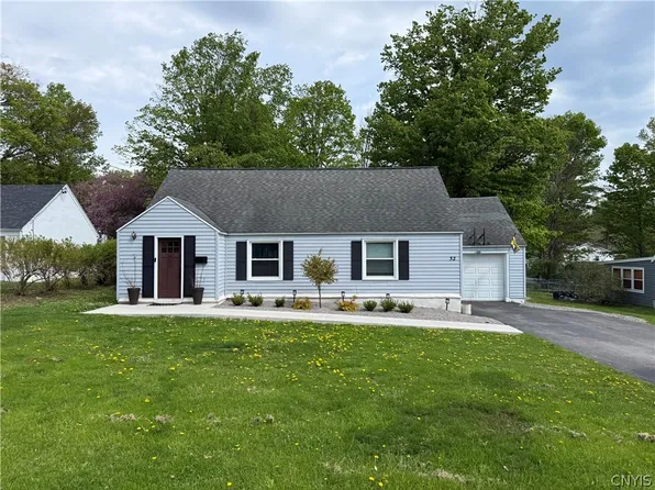 52 Beechwood Rd, New Hartford, NY 13413