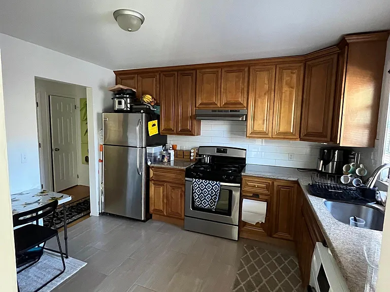 66 Cornelia St #2A — Photo 5