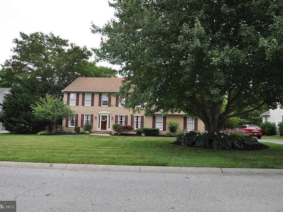 1st image of 20 Revelstone Dr NE