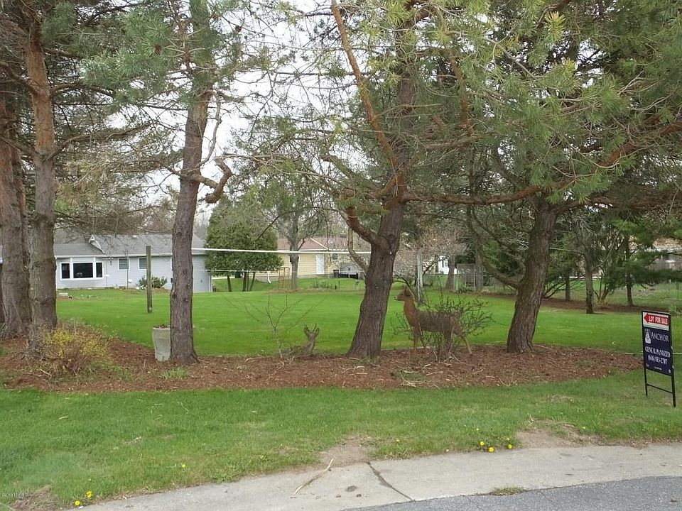 2nd image of 4610 Bluegrass Dr SE