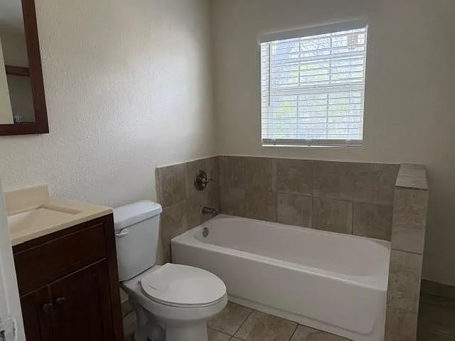 203 S Randolph Ave — Photo 3