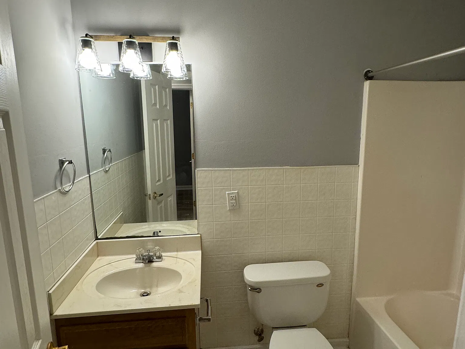 2 bed, 750 sqft, $1,300 — Photo 4