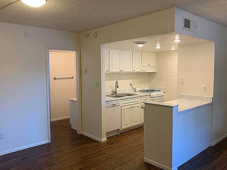 Gold Kitchen