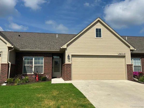 24018 White Pine St #74, Flat Rock, MI 48134