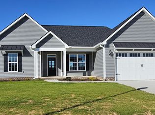 166 Country Cove Ln, Clinton, NC 28328