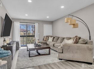 1933 Raspberry Ct, Edison, NJ 08817