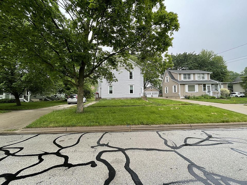 1st image of 615 1st St #615