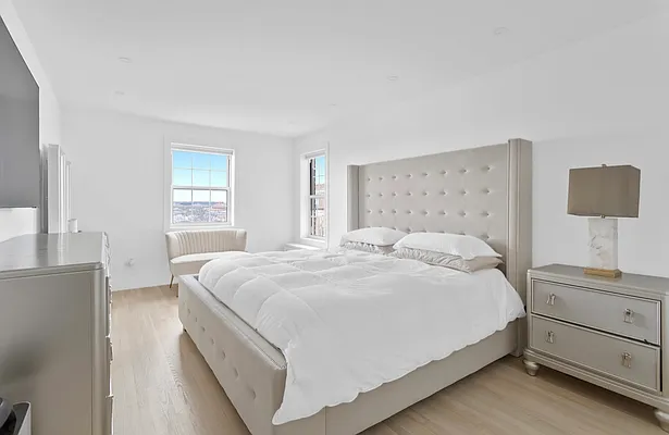 Sold by Owner | media 22