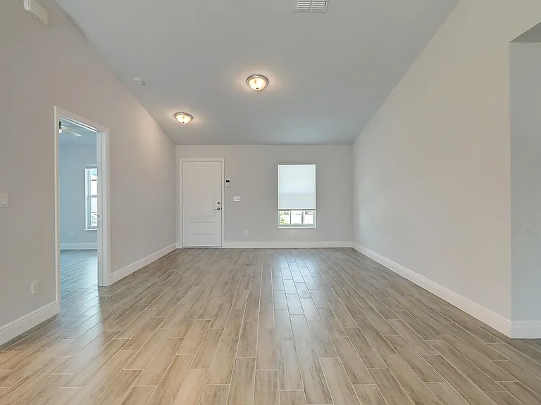2352 SW Plum Ct — Photo 5