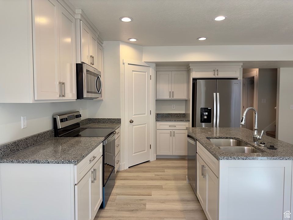 214 W Seasons Ln Garden City UT Zillow