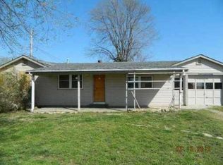 324 Carr St, Pea Ridge, AR 72751