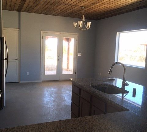 5th image of 1370 Benny Ln